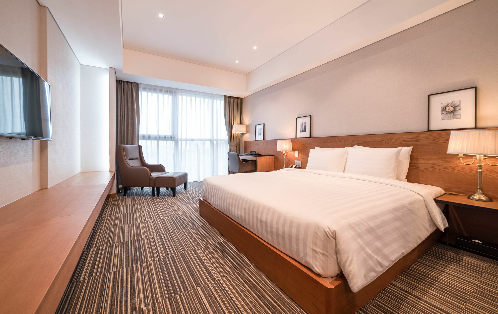 Golden Tulip Incheon Airport Hotel Екстер'єр фото